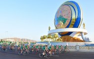 Photoreport: President of Turkmenistan unveils Bicycle monument and takes part in mass bike ride