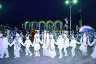 Photo story: The main Christmas tree of the country lit up in Turkmenistan