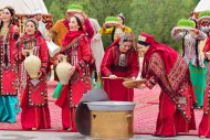 Fotoreportaž: Türkmenistanda Nowruz baýramy giňden bellenildi