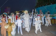 New Year's lights were solemnly lit on the main tree of Turkmenistan