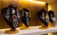Miras Jewellery: siz barada sessiz gürrüň berjek şaý-sepler
