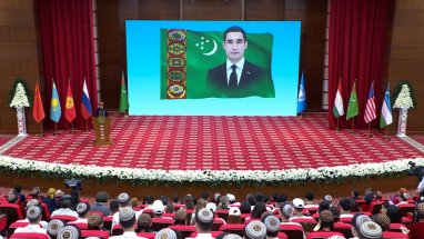 Türkmenistan'da Uluslararası Öğrenci Diplomasisi yarışması başladı