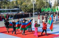 Türkmenistanda halkara teatr sungatynyň festiwalynyň açylyşyndan fotoreportaž