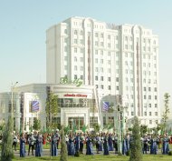 Aşgabat şäherini ösdürmegiň 15-nji nobatdakysynyň çäklerinde gurlan durmuş maksatly desgalaryň açylyşyndan fotoreportaž