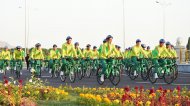 Photoreport: President of Turkmenistan unveils Bicycle monument and takes part in mass bike ride