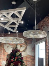 Fotoreport: Variety of chandeliers and lamps in Bossan concept stores