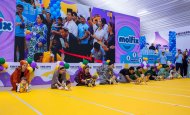 KidsExpo: Marathon of fast crawling babies