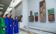 Photo report: Teacher-artists presented their works at an exhibition in Ashgabat