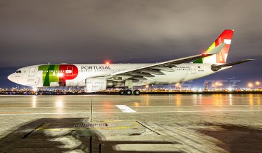 «Tap Air Portugal» uçarynyň ýolagçylaryna tüsse sebäpli lukmançylyk kömegi berildi