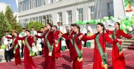 Фоторепортаж: Во всех школах Туркменистана прозвенел «Последний звонок»