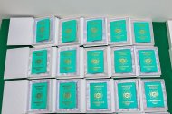 Photoreport from the ceremony of presenting passports to persons accepted into the citizenship of Turkmenistan