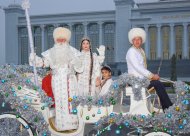 Photo story: The main Christmas tree of the country lit up in Turkmenistan