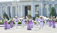 Fotoreportaž: Aşgabatda Türkmenistanyň Ýaragly Güýçleriniň dabaraly harby ýörişi geçirildi