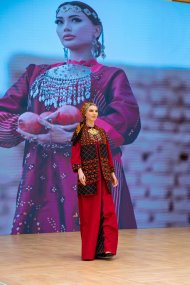 Turkmen fashion and products of entrepreneurs at the last exhibition UIET-2024