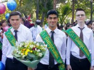 Farewell to school: last bell rang for graduates in Turkmenistan