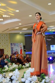 A show of women's clothing from leading national designers took place at the Ashgabat Fashion House