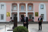 Photoreport from the opening ceremony of the monument to Yuri Gagarin in Ashgabat