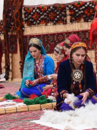 Türkmenistanda Halkara Nowruz güni giňden bellenildi