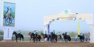 Photoreport: an equestrian marathon took place in the Ak-Bugday district of the Akhal velayat