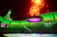 Olimpiýa stadionynda geçirilen V Aziýa oýunlarynyň ýapylyş dabarasyndan fotoreportaž