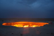 Derwezedäki gaz krateriniň haýran galdyrýan suratlary