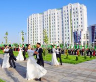 Aşgabat şäherini ösdürmegiň 15-nji nobatdakysynyň çäklerinde gurlan durmuş maksatly desgalaryň açylyşyndan fotoreportaž