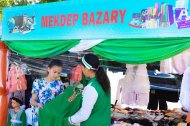 School bazaars of Turkmenistan offer a wide range of goods by the beginning of the school year