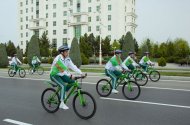 Mass bike ride held In Turkmenistan on World Health Day