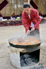 Farmers of Turkmenistan started sowing cotton