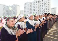 Фоторепортаж: В преддверии независимости Туркменистана в Ашхабаде справили новоселья 162 семьи