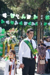 Farewell to school: last bell rang for graduates in Turkmenistan