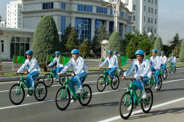 Ashgabat hosts mass bike ride timed to coincide with World Bicycle Day