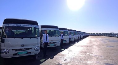 The President of Turkmenistan donated 200 new passenger buses to Dashoguz velayat