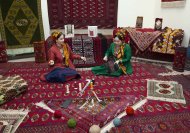 Competition among carpet weavers at the National Museum of the Turkmen Carpet