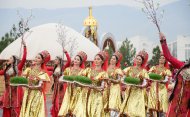 Fotoreportaž: Türkmenistanda Nowruz baýramy giňden bellenildi