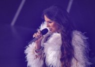 Nyuşanyň we Olga Şultaýsyň Aşgabatdaky konsertinden fotoreportaž