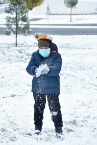 Photoreport: Ashgabat was covered with white snow