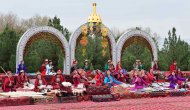 Fotoreportaž: Türkmenistanda Nowruz baýramy giňden bellenildi