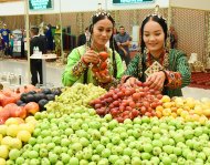 Фоторепортаж: В Ашхабаде рассмотрели достижения туркменского АПК и новации в семеноводстве