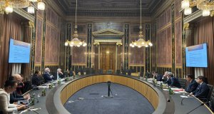 Türkmen diplomat, Avusturya parlamentosunda bir konuşma yaptı