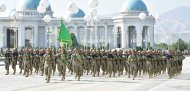 Fotoreportaž: Aşgabatda Türkmenistanyň Ýaragly Güýçleriniň dabaraly harby ýörişi geçirildi