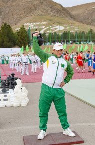 Фоторепортаж: В Ашхабаде совершили массовое восхождение по Тропе здоровья