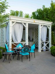 Summer terrace Altyn Paradise Garden awaits guests
