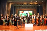 Fotoreportaž: Türkmenistanyň simfoniki orkestriniň Täze ýyl konserti