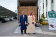 Fotorepotaž: Saud Arabystany Türkmenistana 25 tonna hurma iberdi