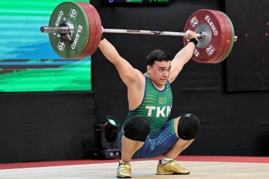 Turkmen weightlifter Akmyradov wins silver at Youth World Championships in Peru