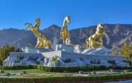 Celebratory horse races took place in Turkmenistan in honor of the 32nd anniversary of independence