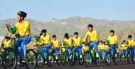 Photoreport: President of Turkmenistan unveils Bicycle monument and takes part in mass bike ride