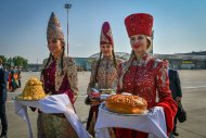 Fotoreportaž: Türkmenistanyñ prezidenti kazana geldi we Tatarystanyñ azyk senagatynyñ sergisi bilen tanyşdy