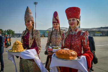 Фоторепортаж: Президент Туркменистана прибыл в Казань и ознакомился с выставкой промышленной продукции Татарстана